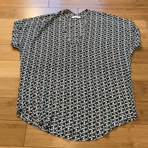 :lush: black and white patterned blouse